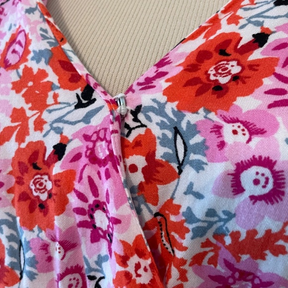 Lucky Brand XS Super soft floral dress with sleeves and POCKETS! - Picture 3 of 8